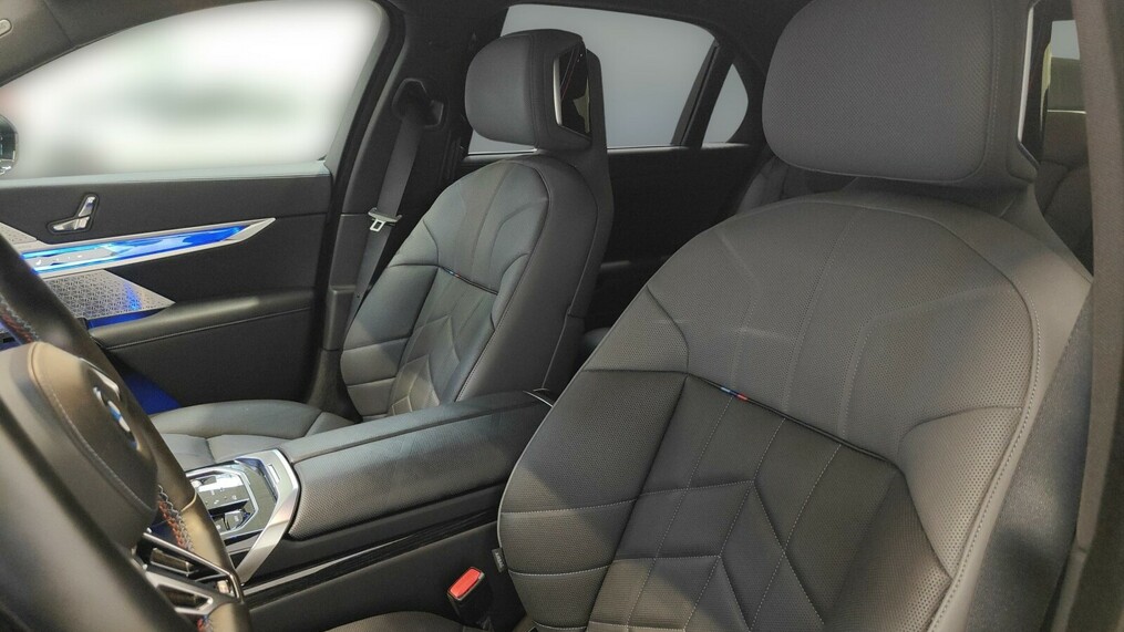 BMW Seria 7, 760