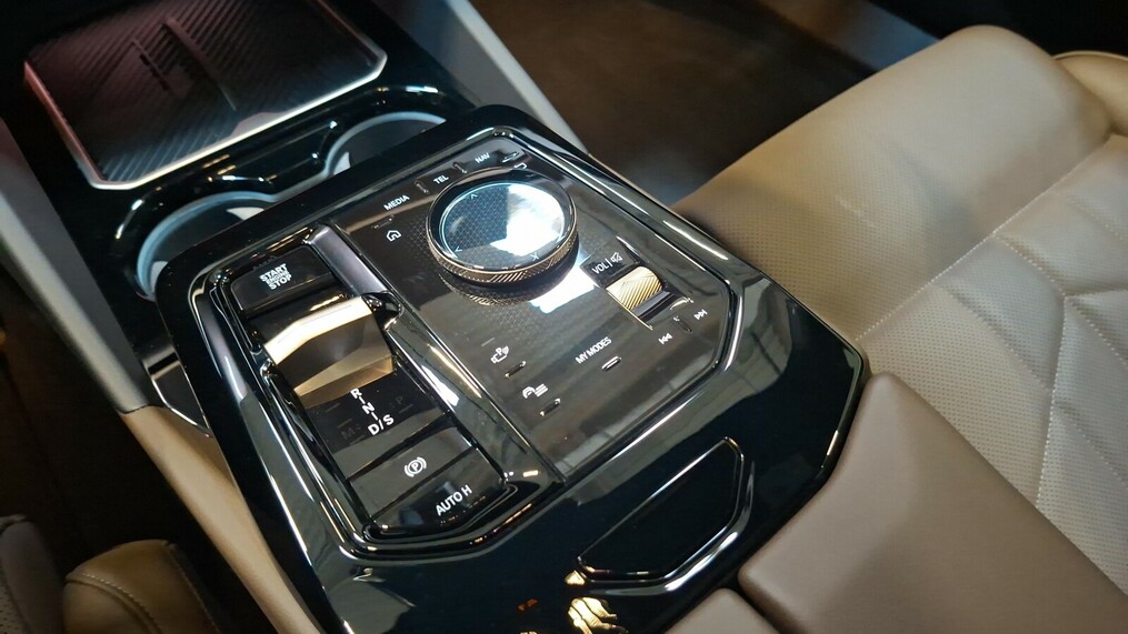 BMW Serii 5, 520