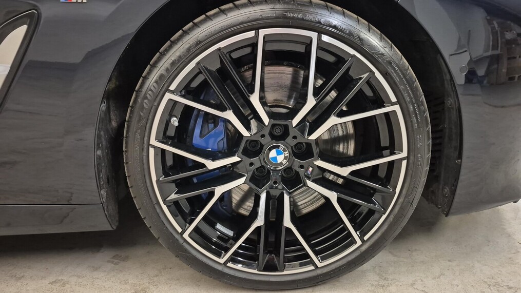 BMW Serii 8, 850