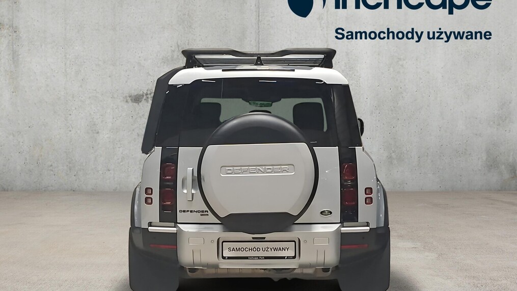 Land Rover Defender 110