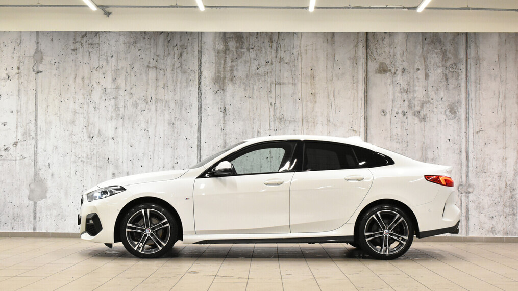 BMW Serii 2, 218