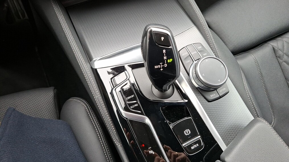 BMW Serii 5, 530