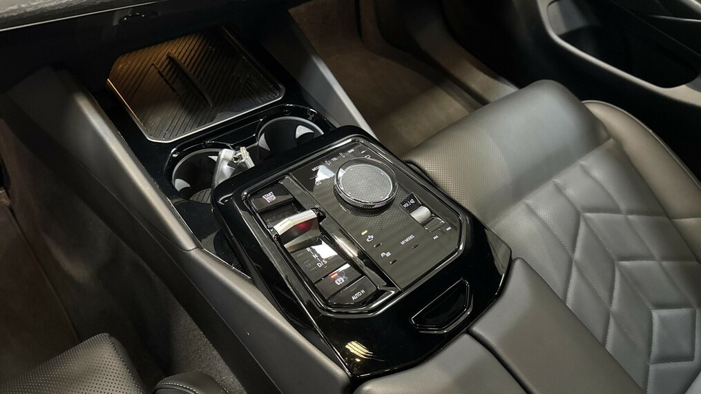 BMW Serii 5, 520