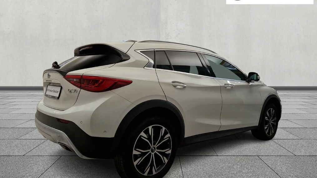 Infiniti QX30