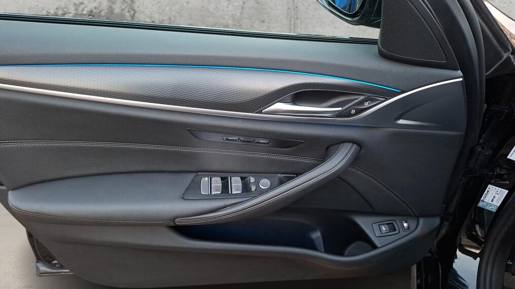 BMW Serii 5, 530
