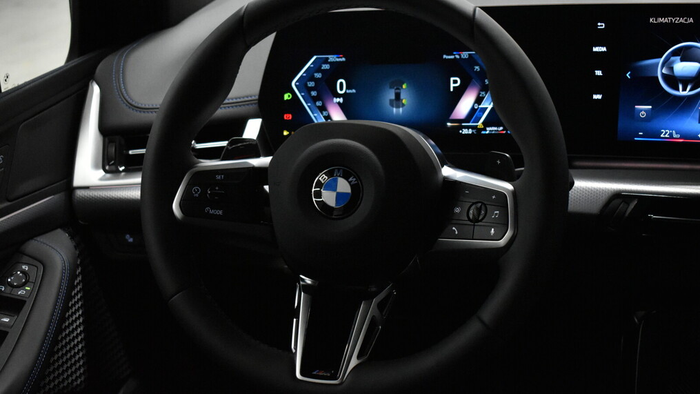 BMW Serii 2, 218