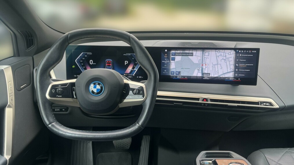 BMW iX
