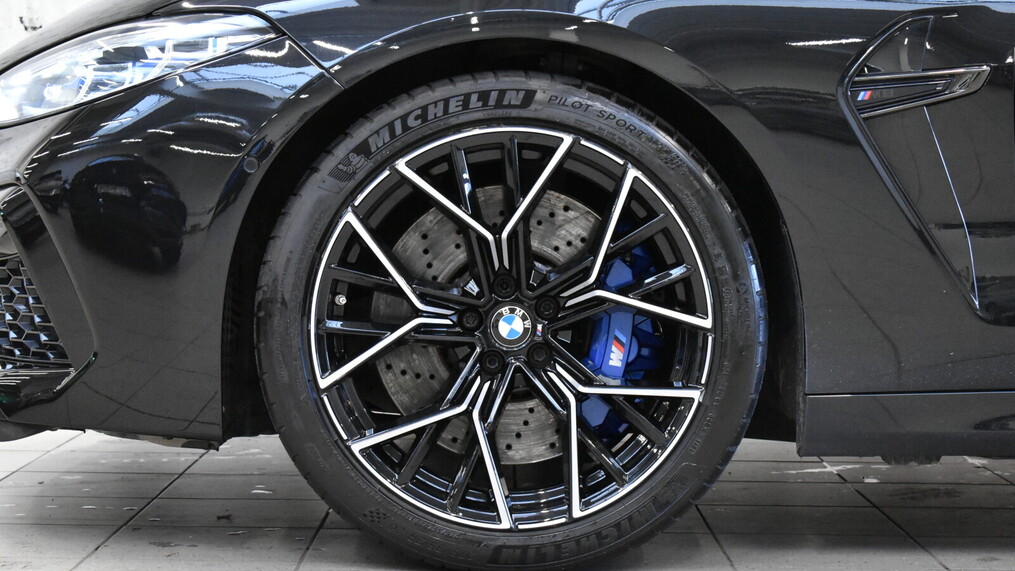 BMW M8
