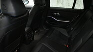BMW Seria 3, 330