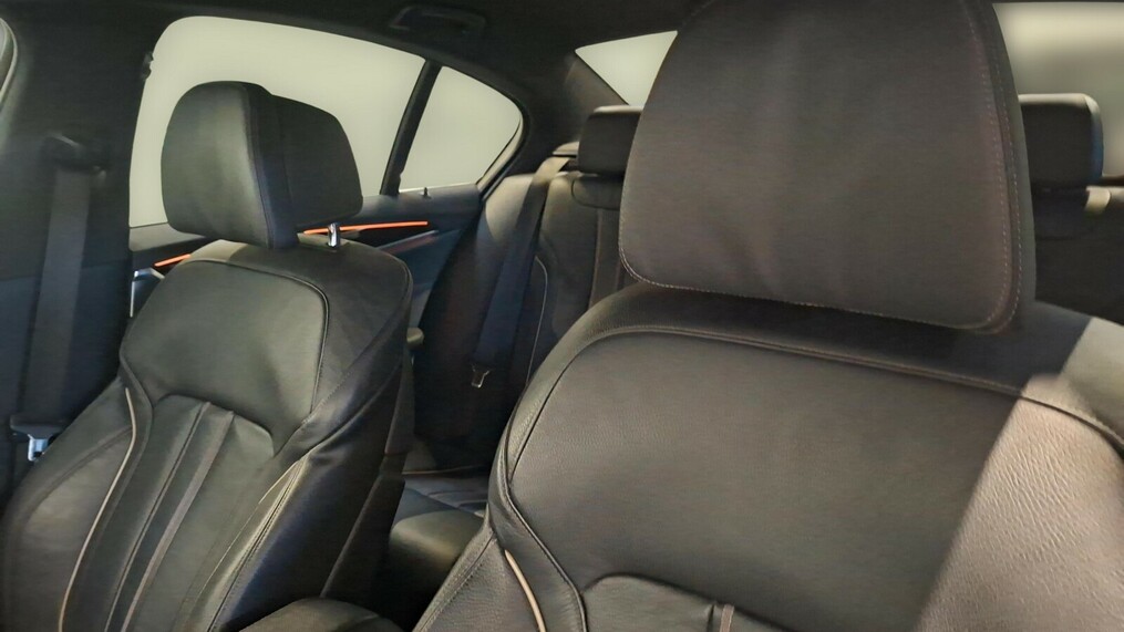 BMW Serii 5, 530
