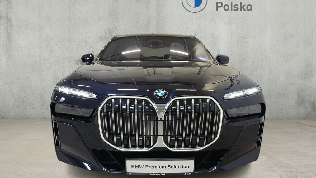 BMW Serii 7, 740