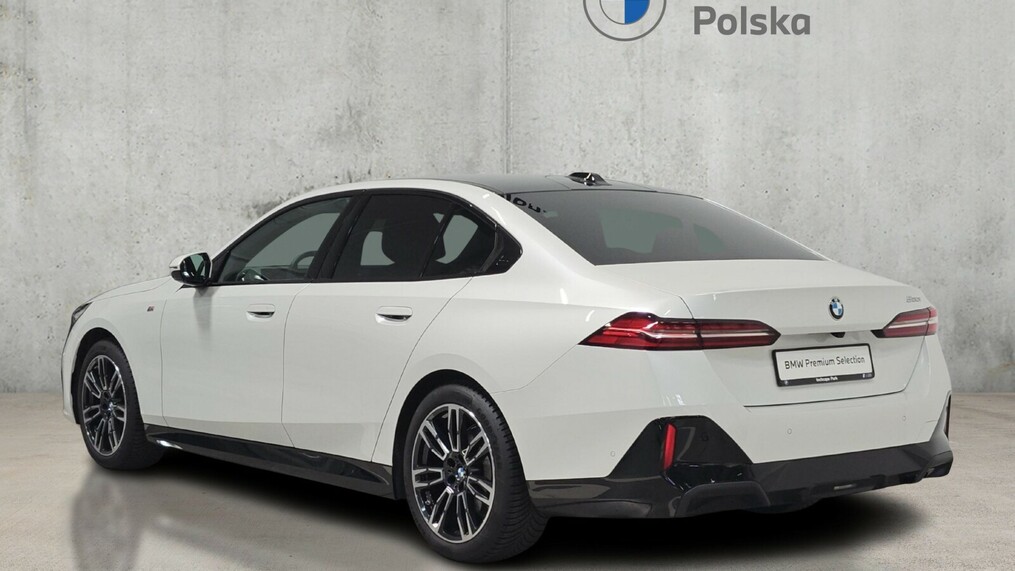 BMW Serii 5, 520