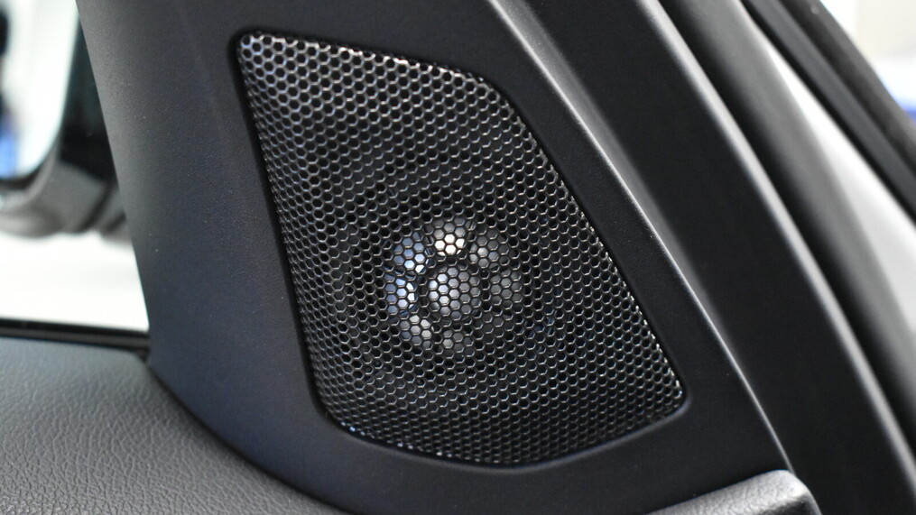 BMW Serii 3, 330