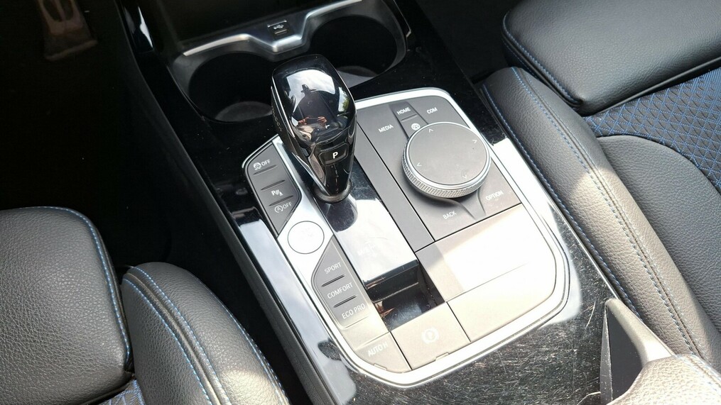 BMW Serii 2, 218