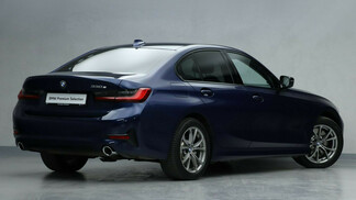 BMW Seria 3, 330