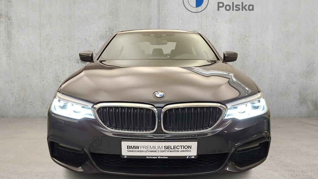 BMW Serii 5, 520