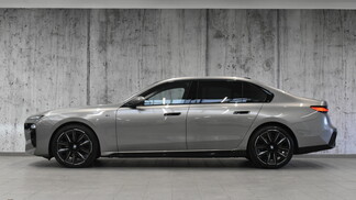 BMW Serii 7, 740