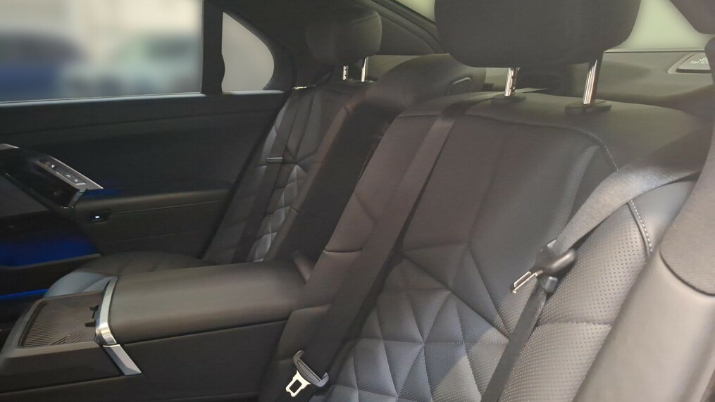 BMW Serii 7, 740