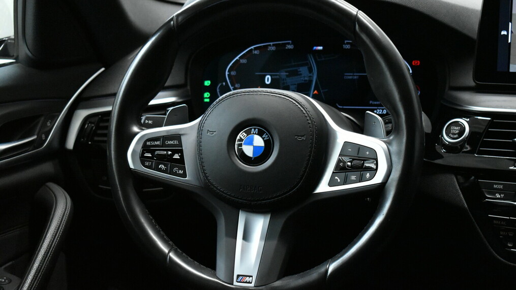 BMW Serii 5, 530