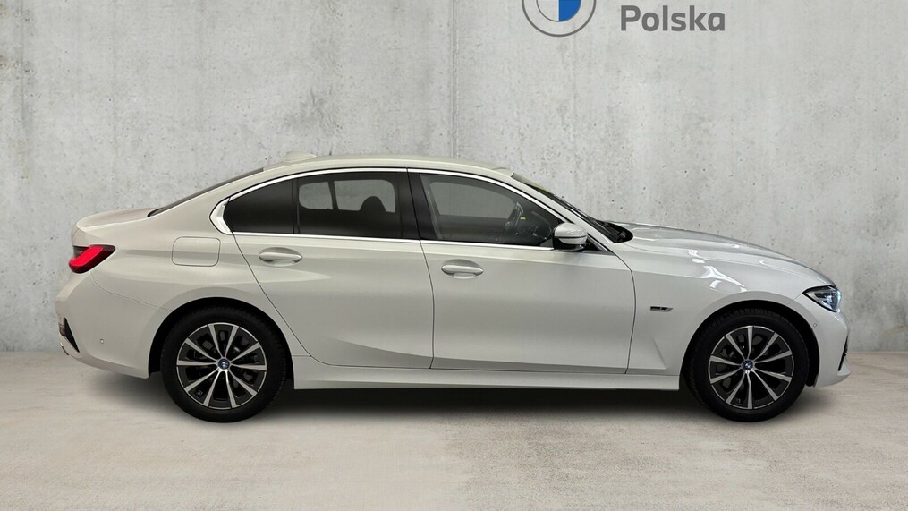 BMW Serii 3, 330