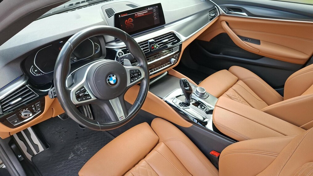 BMW Serii 5, 520