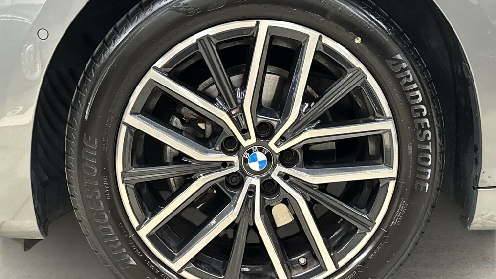 BMW Serii 2, 218