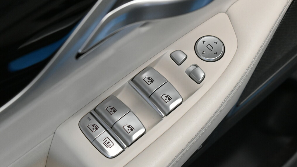 BMW Seria 7, 750
