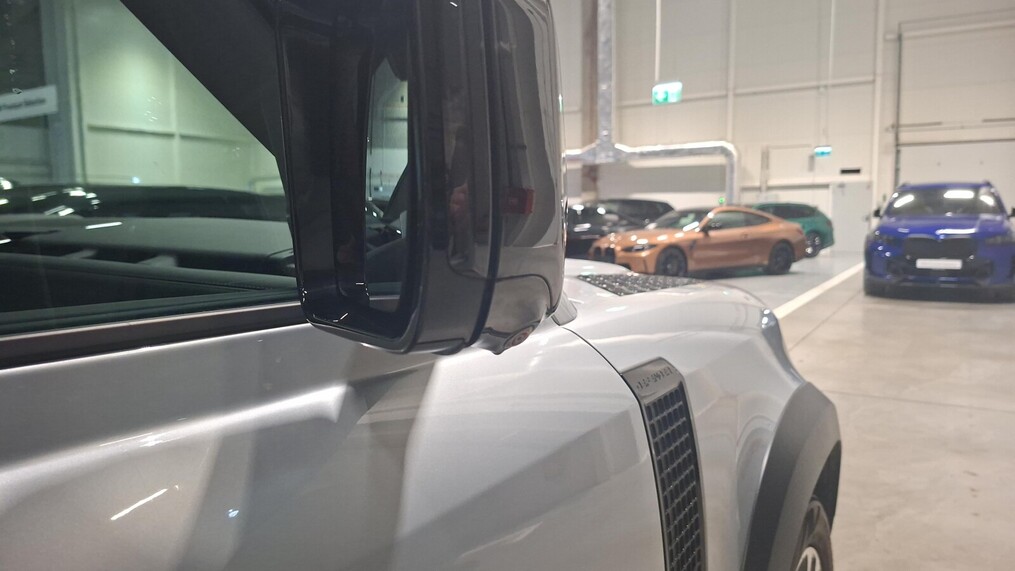 Land Rover Defender 110