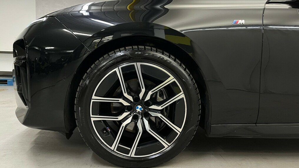 BMW Serii 7, 740