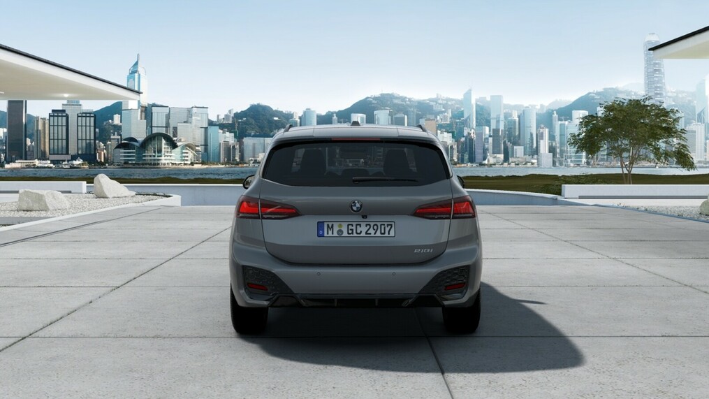 BMW Serii 2, 218