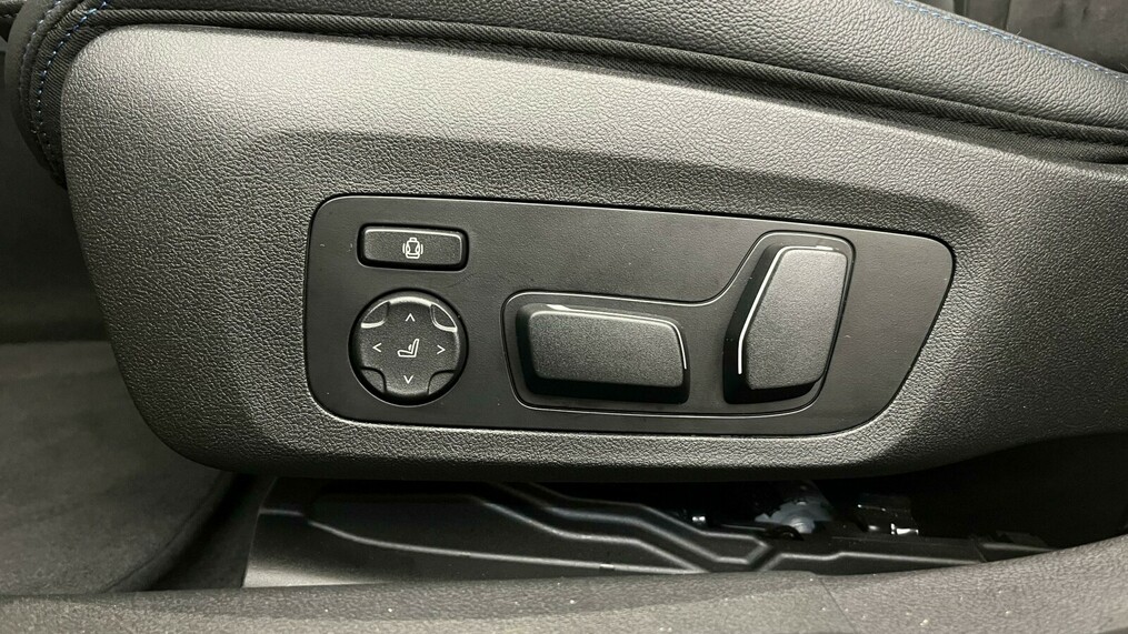 BMW Serii 3, 320
