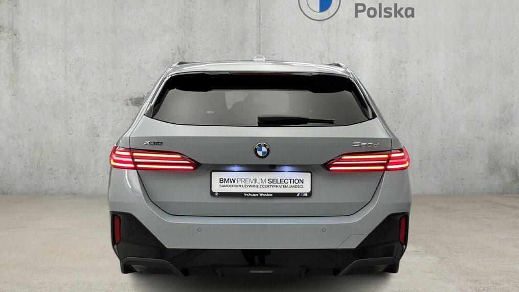 BMW Serii 5, 520
