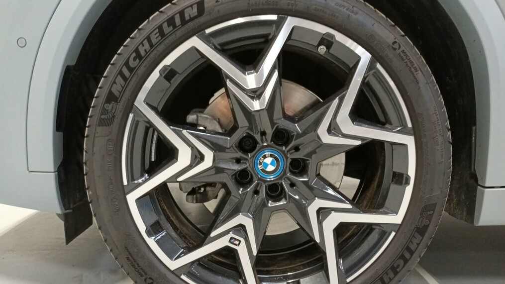 BMW iX2
