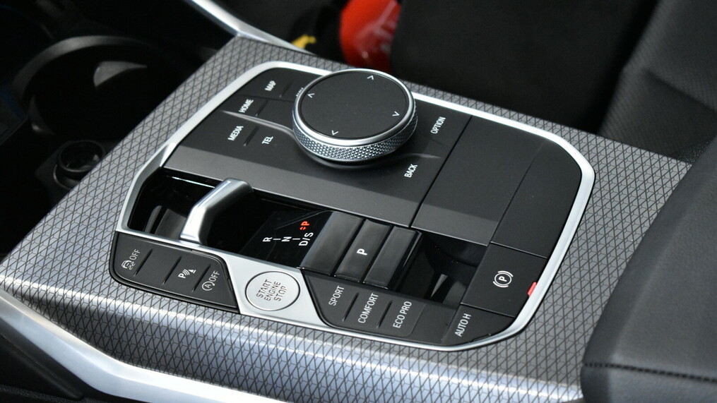 BMW Seria 3, 320
