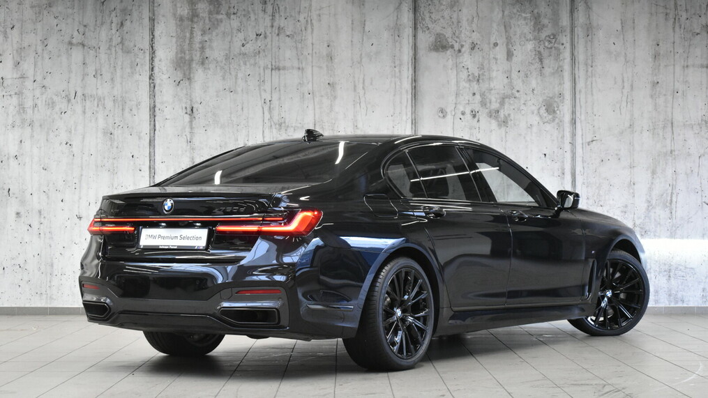 BMW Serii 7, 750