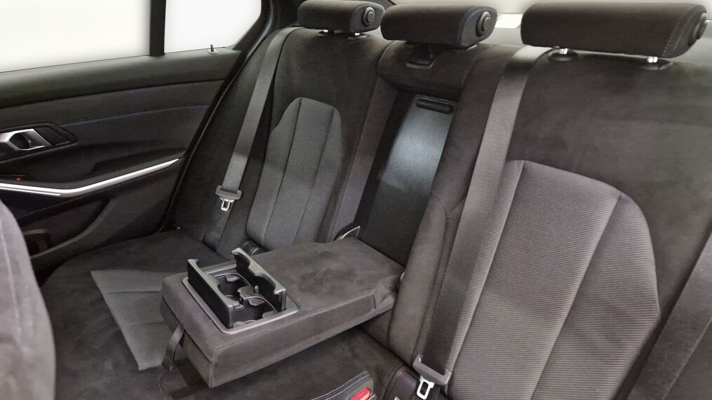 BMW Serii 3, 320