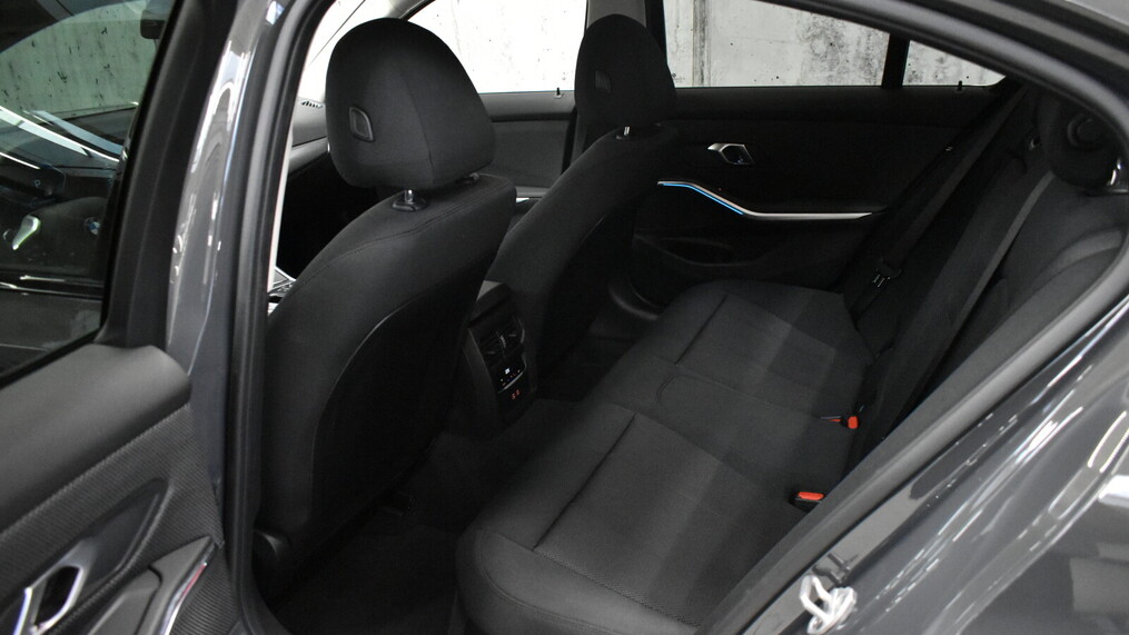 BMW Serii 3, 320