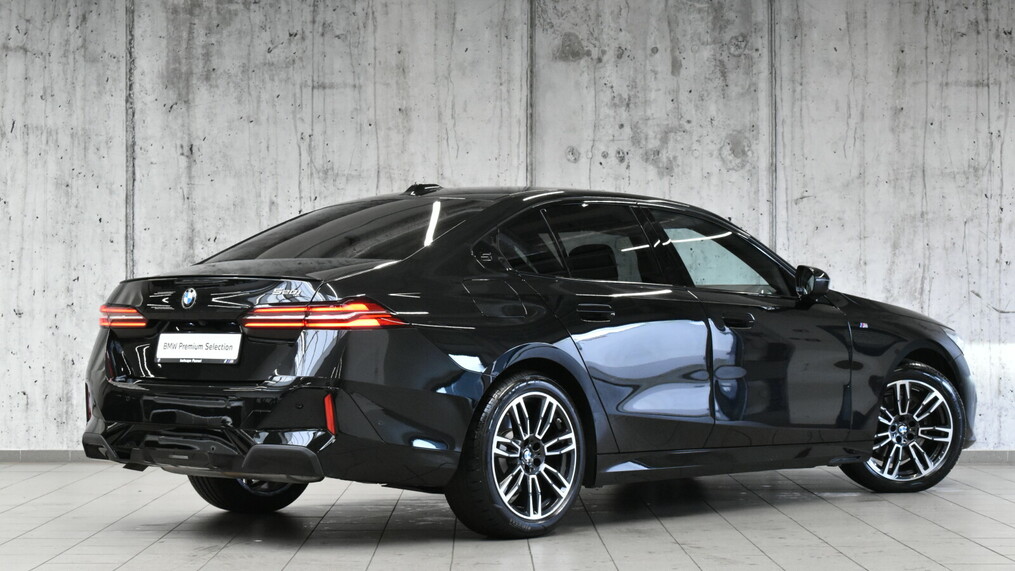 BMW Serii 5, 520