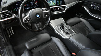 BMW Serii 3, 320