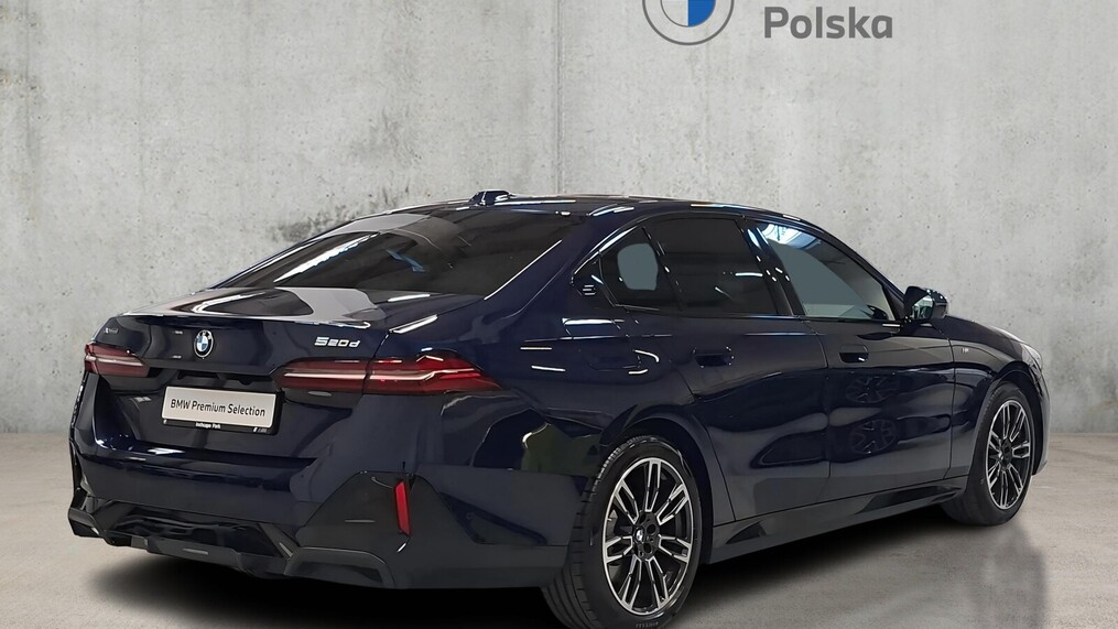 BMW Serii 5, 520