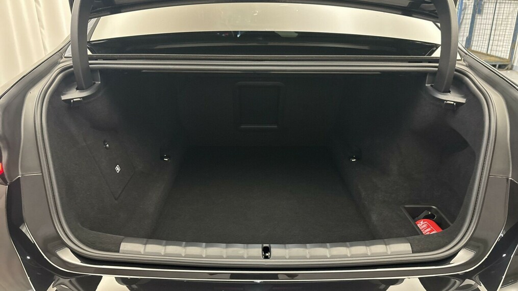 BMW Serii 7, 750