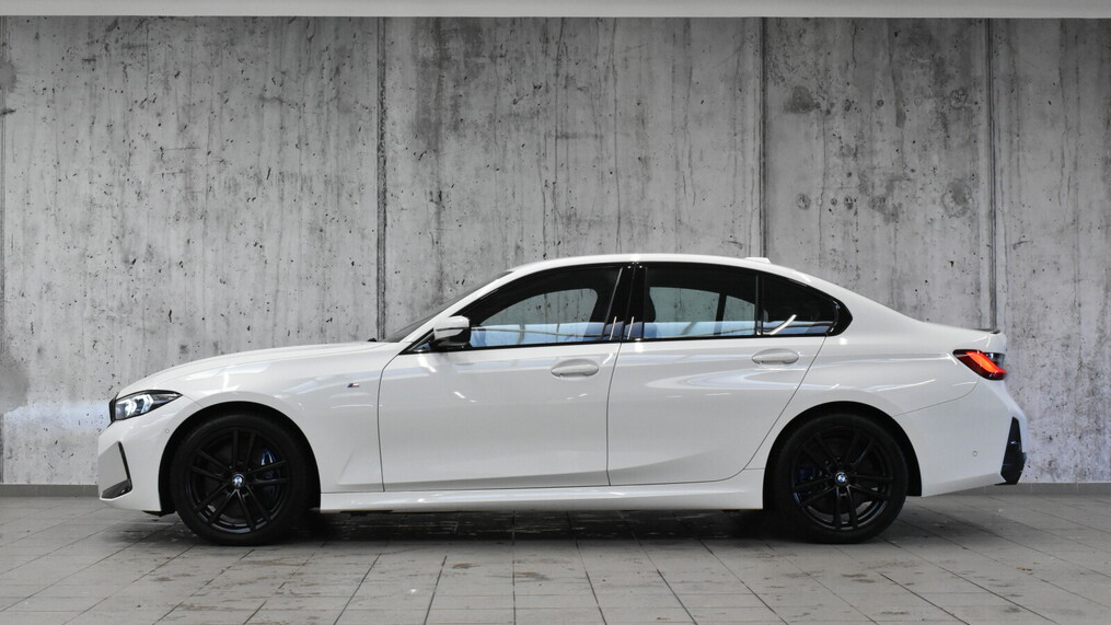 BMW Serii 3, 330