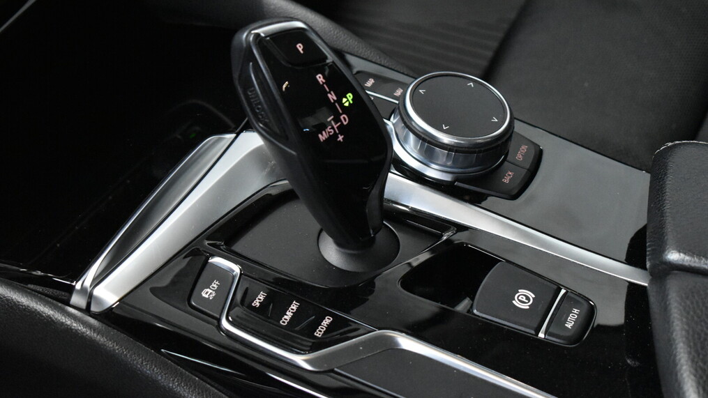 BMW Serii 5, 530