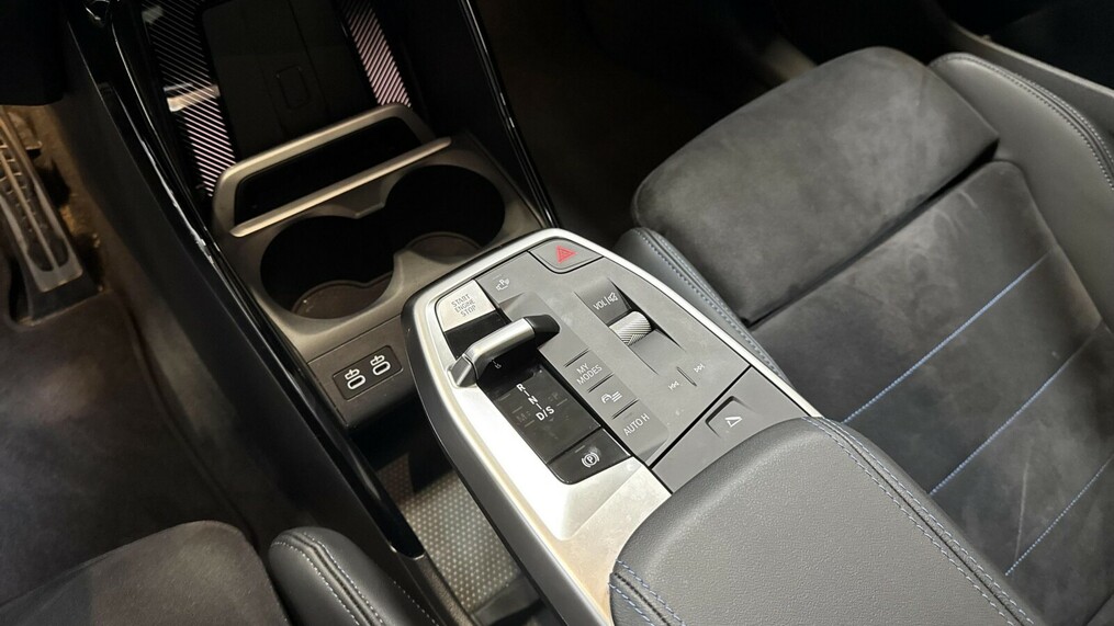BMW Serii 2, 218