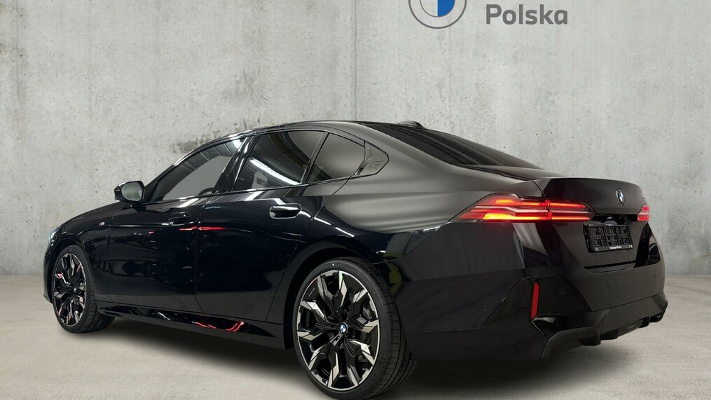 BMW Serii 5, 520