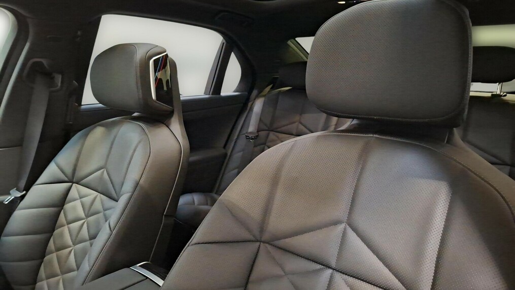 BMW Serii 7, 740