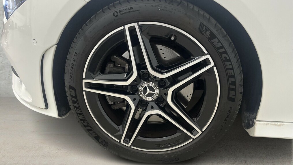 Mercedes-Benz CLA 200