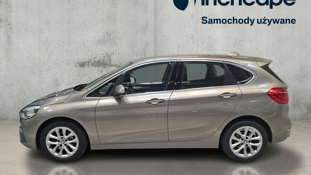 BMW Serii 2, 218