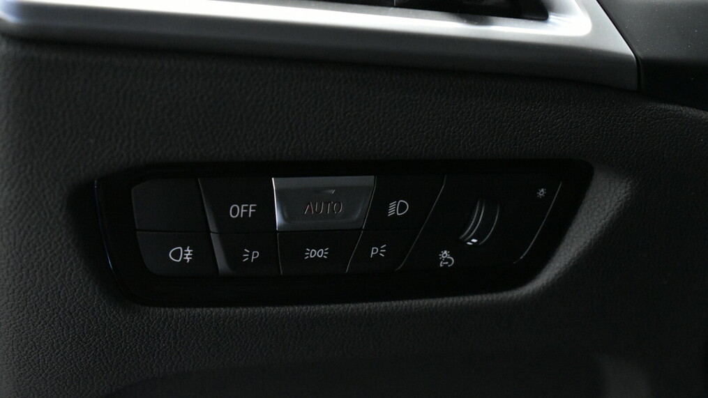 BMW Serii 3, 330