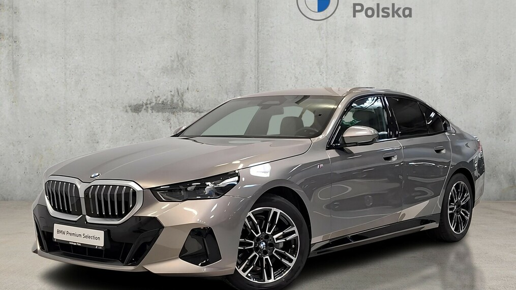 BMW Serii 5, 520